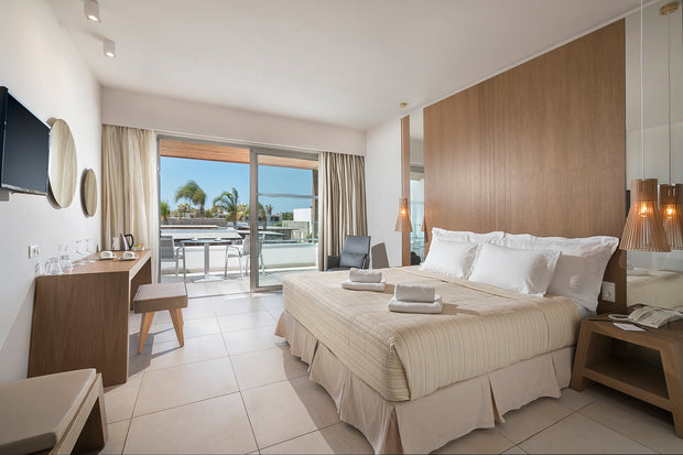 Double Room with Sea View, Pool View, or Balcony